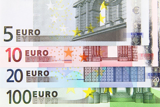 peníze eura